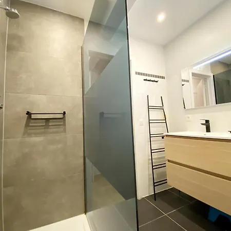 Garbi 0101 With Frontal Sea View Apartment